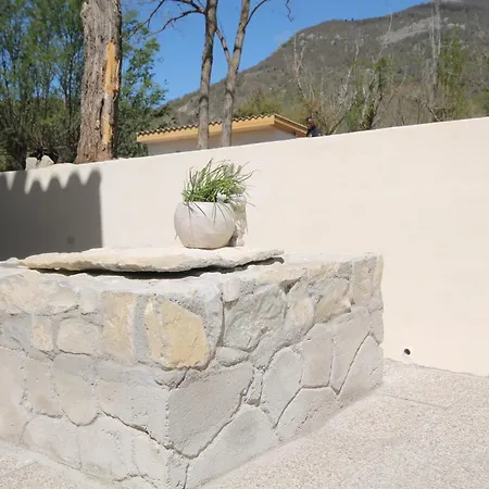 Les Acacias Villa *